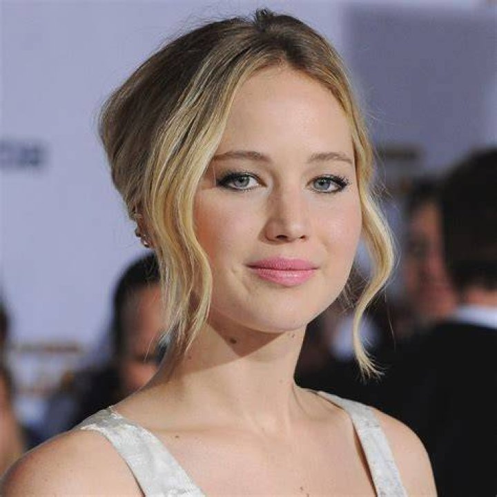 10 Female Celebs Who Robbed The Cradle And 10 Who Are An Old Man's Darling