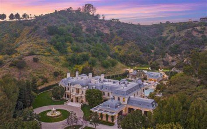 15 Most Outrageous Celebrity Mansions