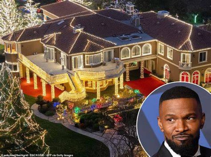 8 Ways In Which Jamie Foxx Spends His Millions