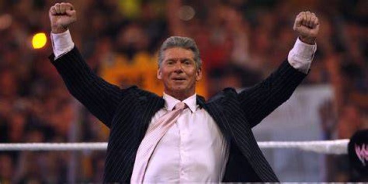 8 WWE Couples That Vince McMahon Tried To Break Up (And 7 He Forced To Be Together)