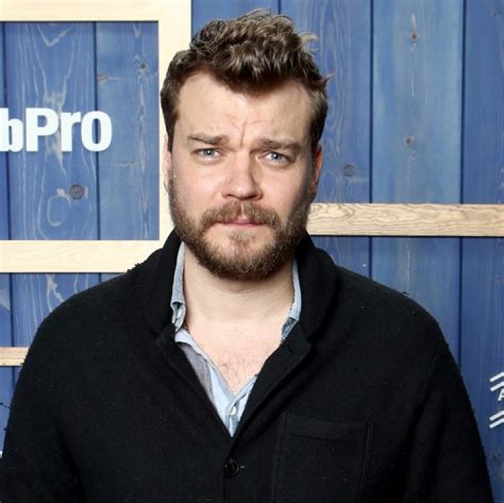 Pilou Asb&aelig;k